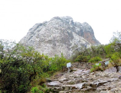 UFOと遭遇する？聖なる岩山メキシコ「ペニャ・デ・ベルナル」 | ORICON NEWS