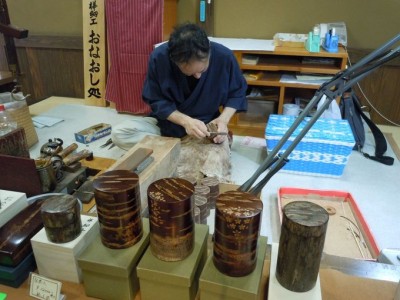 秋田県角館町の伝統工芸品「樺細工」の制作体験をしよう | ORICON NEWS