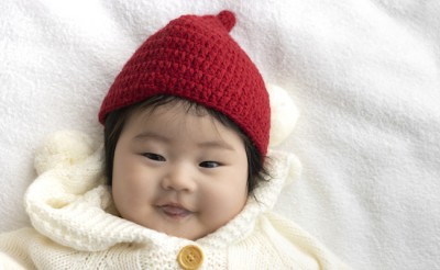 寒くない 部屋は意外と暑い 着せすぎに注意 赤ちゃんの冬の服装 Eltha エルザ