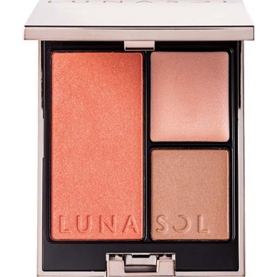 ホリデー仕様の肌づくり 輝くチーク＆ハイライト【限定メイクアイテム