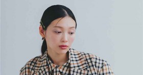 細長バレッタLUNASOLの×バイカラーグラデ【春色コスメとヘアアレ】