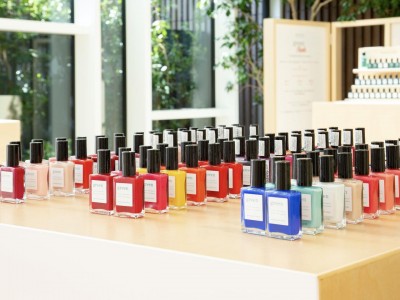 ロンハーマン が話題のヴィーガンネイルブランド マニキュリスト とコラボ どんなコーデにも合うカーキ色が復刻 Eltha エルザ