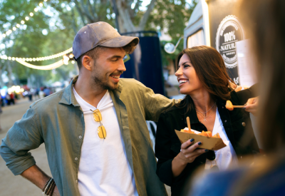 スキンシップ中に囁いて 女性が 彼氏に言われたい言葉 4つとは Eltha エルザ