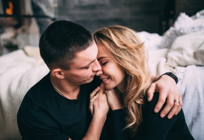 実は興奮してるんです 控えめ女性の 触ってサイン 4つ Oricon News