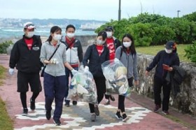 �����s������6�r�[�`�Ő��|���� �s����320�l���Q��