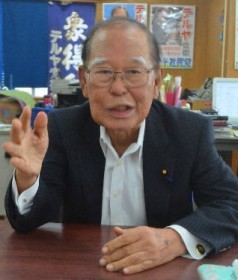 �u����̕s�𗝍����v �R�U����4�퍐�̌��ٌ�c�E�Ɖ���������A�ٔ��U��Ԃ�