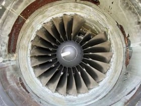 JAL�@�G���W���g���u�� �t�@���u���[�h1���ɔ�J�j��̍��� �^�A���S�ς����\