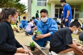 �Ԃ̕c250���v���[���g ���ꍂ�����x�̐��k�����w���Ƌ��ɐA��