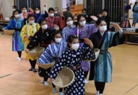 �q�ǂ��g�x�u�����̉��v�A24���ɏ㉉  ���鑺 �o���҂̎q�ǂ������A�m�ÂɔM