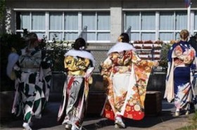 ���l���A�}���咆�~�� �ߔe�s�E�Ñ��� �o�ȗ\��҂ɔZ���ڐG�� �r�f�I���^�[�ȂǃI�����C���z�M