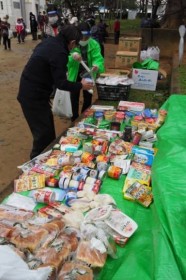 �u��l�����c���Ȃ��v �q�u���� 12����272�l�A�����X�� �䂢�܁[��̉� �������тɐH���z��