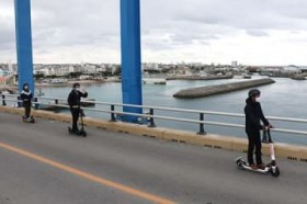 �Ί_��|�x�ł̈ړ��͓d���L�b�N�{�[�h��! ���h�ό������� ���ɔz���A�D��������OK