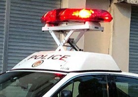 �͑�����U��񂵌x�@�������� 71�΂̒j��ߕ� �u�����h�q���v�Ɨe�^��۔F