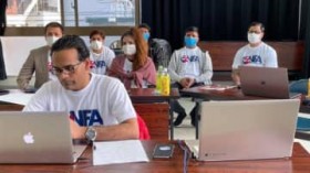 ���t�̕ǁA���͂��� �R���i�A���ꌧ���̊O���l�x���ɉۑ� �����^���䖝��