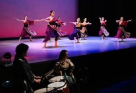 ����ɗ���ѕ\�� �V��A�[�g���l�b�T���X�J�� �A�[�e�B�X�g�牞��