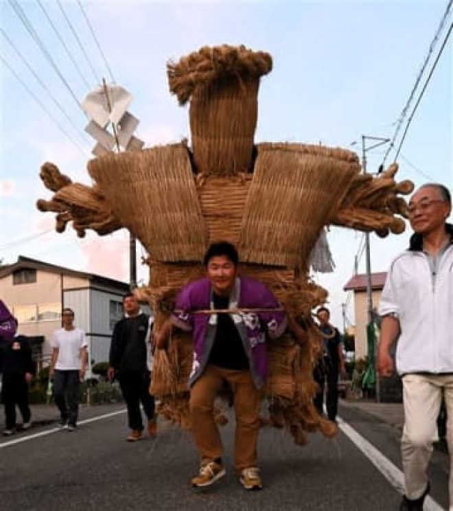 100キロのわら人形を背負って健康祈願！横手市大雄の「厄神立て」に込められた願いとは？