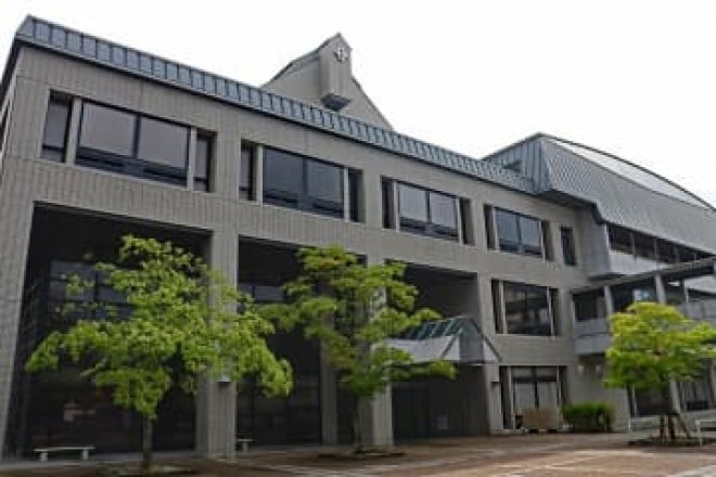 給食にハエの死骸…こども園で園児が摂取！？原因究明と今後の対策に迫る