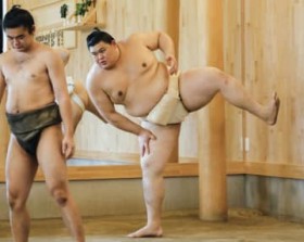 �V���j��̗��A�l�҂ȂǂŒ����@�x�m�R�̉��ς܂킵����