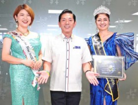 �u�N���Ɍ��C�^�������v������̖��g���񂪕��� �~�Z�X���{���ɏo�� ����E�Y�Y�s