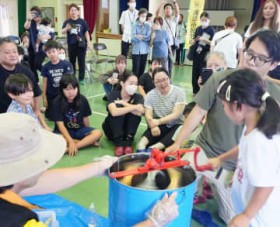 ���̍���ōL����n��̗� �~�c�o�`����ފX�̕����Ő�� ����E�Y�Y�s�Ŏq�ǂ���̖��̌�