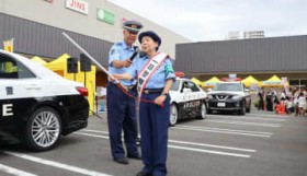 �u�S�C�S�C�X�[�v�l�C���΂��R���r�̕�e����������@�e���r��CM�o���ň˗��A��ʈ��S�i��