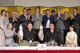 ��̗�V�u�ߘa�̑剡�j�Ɂv�@���҂Ɗ�т̐��@���E���΂Ŏx���҂�j���