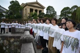 �V�V����250�C �܂�Ńi�C�A�K���ԉ΁@T�V���c���ĎB�e�C�x���g�A�q�~