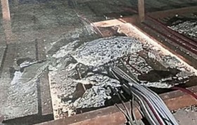 ���w�Z�̍Z�ɂŃR���N���[�g������ �o�N�򉻂������A�����l�Ȃ� ����E�����s