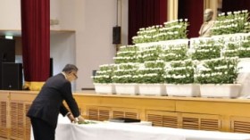 �u���{�̖����̂��߂Ɋ��������v�@�n�n�Ҍ����ՂŃg���^�