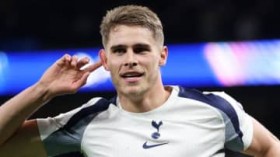 22�Γ��{��\DF���a�H�Ɂc193cm�̔����X�^�[���Ռ��S�[���I�u���b�V�݂����v�Ɓh���V�g���ꂽ�ē��E�X