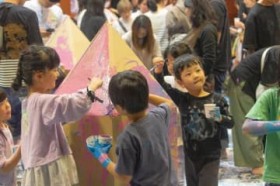 �G�̋���ς��A���R�ɂ��G����?�|�p�̐X�A�[�g�z�[���Łu�L�b�Y100�l�A�[�g�v