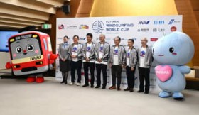 ���{��@�E�C���h�T�[�t�B��W�t�A13���ɊJ���@���E�ō���̔M���W�J��