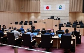 �u?���l���i?�s���̑����ސw�����߂�v�@�Îӌi�t���s���̕s�M�C�����߂錈�c�āy�S���z