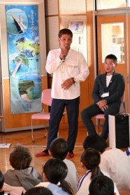 ���Y�N�͂ǂ�����Ĉ�́H�@�F�s�{�E���쓌���ŋ��t�ɂ��H����Ɓ@�{�B���@�w�сA�������H�����키