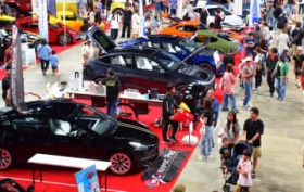 ���Ԃ�EV�A���O�̍Ő�[�Ԃ��ꓰ�� �u�I�L�i�����[�^�[�V���[2025�v�ɖ�130�� ����s