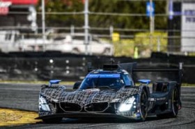 2026�N�ABMW�ɔ��̗\���H�@��50�����V�݌v�̃{�f�B���[�N�ɂ́u���炩�ȈႢ������v