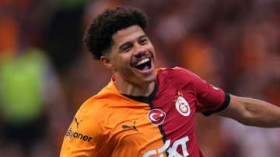 �c���ɂ̃��C�o���H���[�Y��26��MF�̊l���ցA1���̈ڐЎs��œ�����