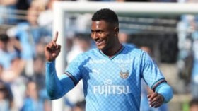 ���t�����^�[��DF�W�F�W�G�E�u�l�퍷�ʂ��c�vSNS���e�̔w�i�́H