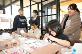 ����܂̊G�t���y���ށ@�N�Ə��q��u�{���I�{���I�}���V�F�v�@���������͎s�@�s�U�A�ړ����R�[�q�[�X�A�A�N�Z�T���[�c