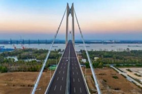 �싞�V��?���]�勴���J�ʁ\����