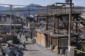 �啪�΍ЁA�����񓹌��J�@�ł����ɂ����A���ꂫ�R��