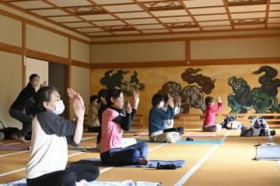 �S�g�b���u�킽�������v�@�։����Ŏʌo�A���K�̌��@�����s���Z�~�i�[