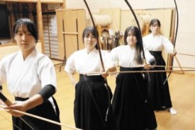 �L�㍂�c�s�̗��Ղ�ŏ��q���Z��4�l���ˎ�ɒ���@5����7���A�傽���܂ɉΖ�u���K�̐��ʂ��v�y�啪���z