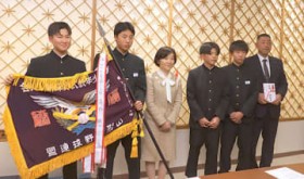 ��c�V���[�N�X�A�s���ɈӋC���݌��@���w�싅�S�����ɏo��