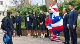 �u�S�[�f�B�[�A���͂悤!�v �L���O�X�̐l�C�}�X�R�b�g�A�������̒��̂������^���ɎQ�� ����E����s