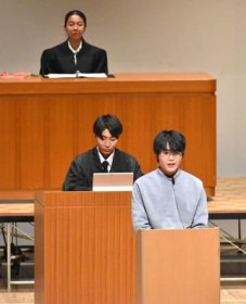 ���N�@�̈Ӌ`�A�l����[�߂�@�R�`�吶�̖͋[�ٔ�����