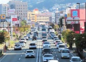 �F�{���󓹘H�A�r��H��J��1�J���Ō�ʏ󋵂̕ω��́H�@�󓹘H�̗��p���A���S���̊����͍��G�ɘa�@�F�{�s�����\