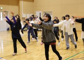 ���a�ւ̎v�������y���Ŕ��M�I�@25���E�����A�q�ǂ���̊w�K���ʂ����f