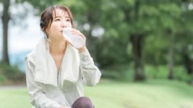 �u�^�����Ȃ��l�̓X�|�h�������܂Ȃ��Łv�����l���オ��H�M���Ǘ\�h�͂ł��Ȃ��H��t�ɕ����s�̃h�����N�Ƃ̕t��������