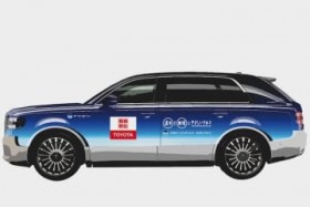 TOYOTA�A2026�N�u��102�� �����w�`�v�ɋ�������ԗ����ׂĂ�BEV�AFCEV�AHEV�̓d���Ԃ�